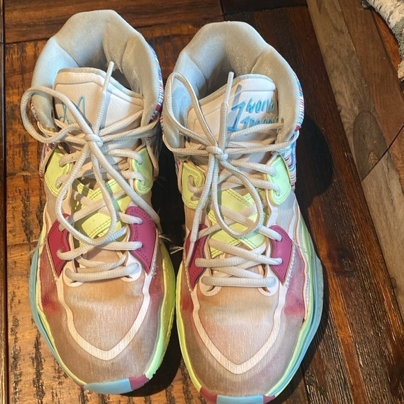 Nike Kyrie 8 Infinity 1 World 1 People - Picture 3 of 14